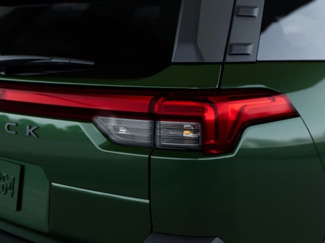 New 2026 Deep Emerald Green Pearl Subaru Premium image 12