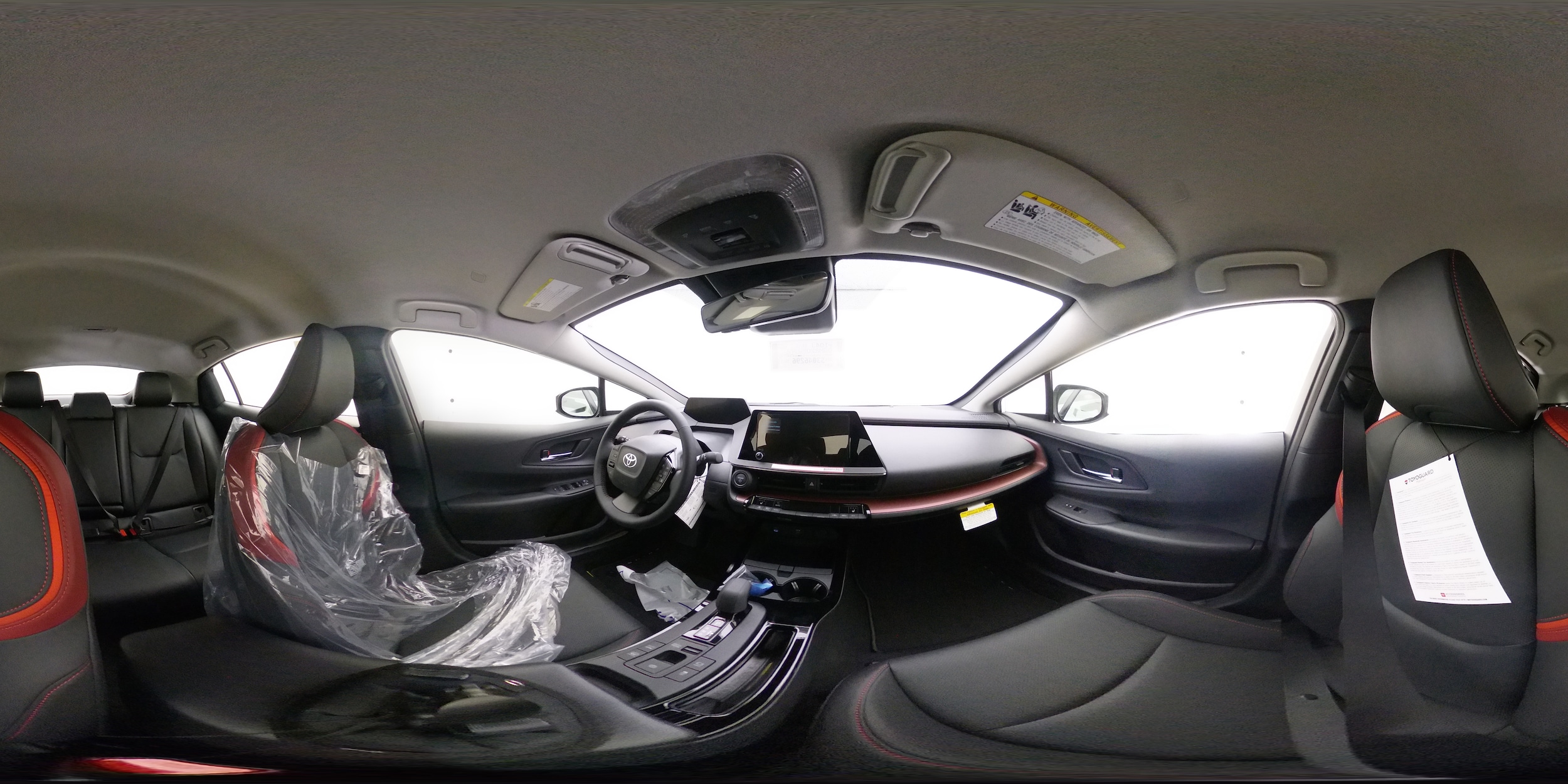2025 Toyota Prius XSE - Photo 34