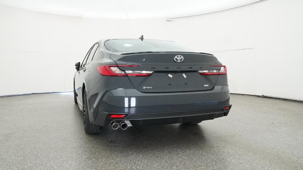 2026 Toyota Camry SE photo 4