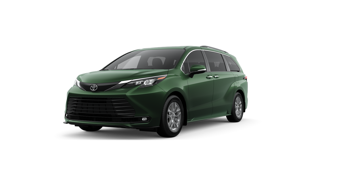 2026 Toyota Sienna XLE's photo