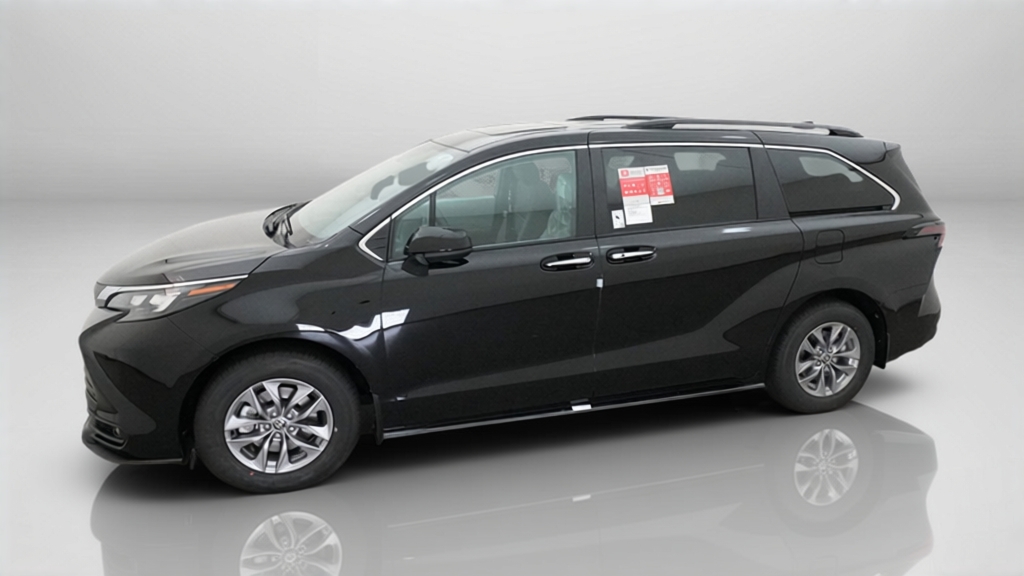 New 2026 Toyota Sienna XLE 8 PASSENGER