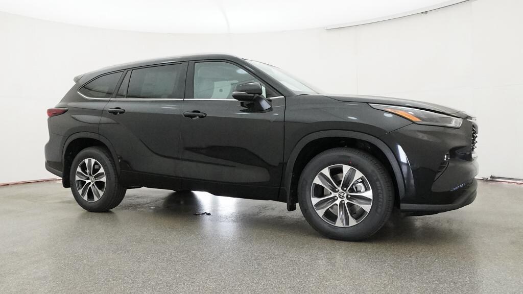 New 2026 Toyota Highlander XLE SUV