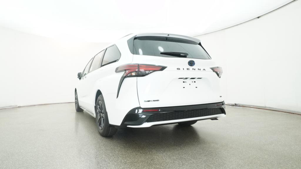 2025 Toyota Sienna XSE photo 4