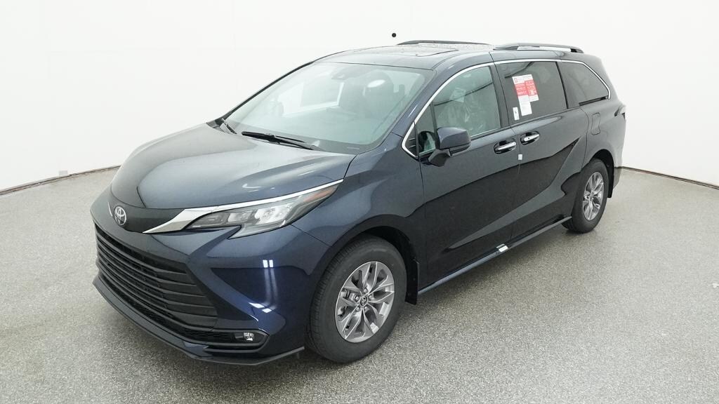 New 2026 Toyota Sienna XLE 8 PASSENGER