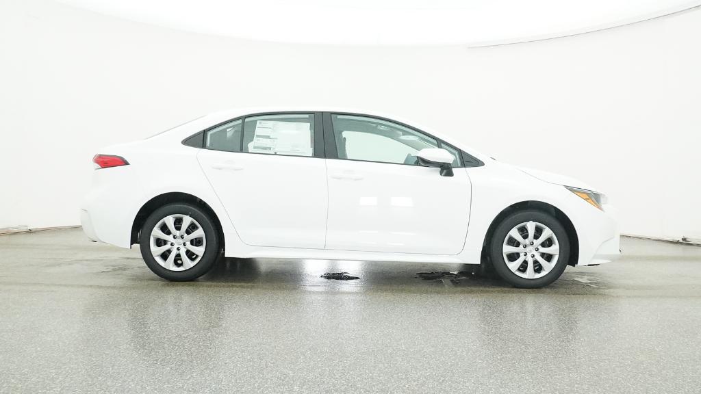 2026 Toyota Corolla LE photo 12