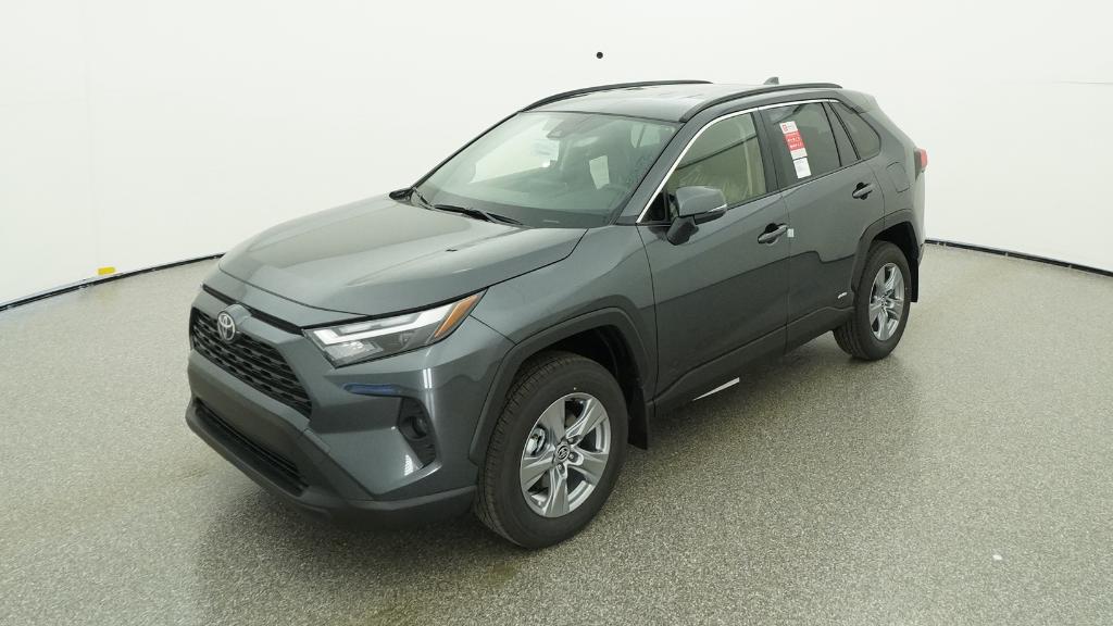 2025 Toyota RAV4 XLE's photo