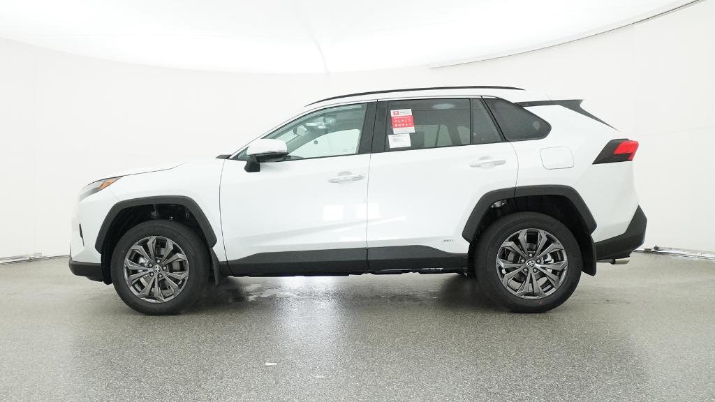 2025 Toyota RAV4 Hybrid Limited photo 3