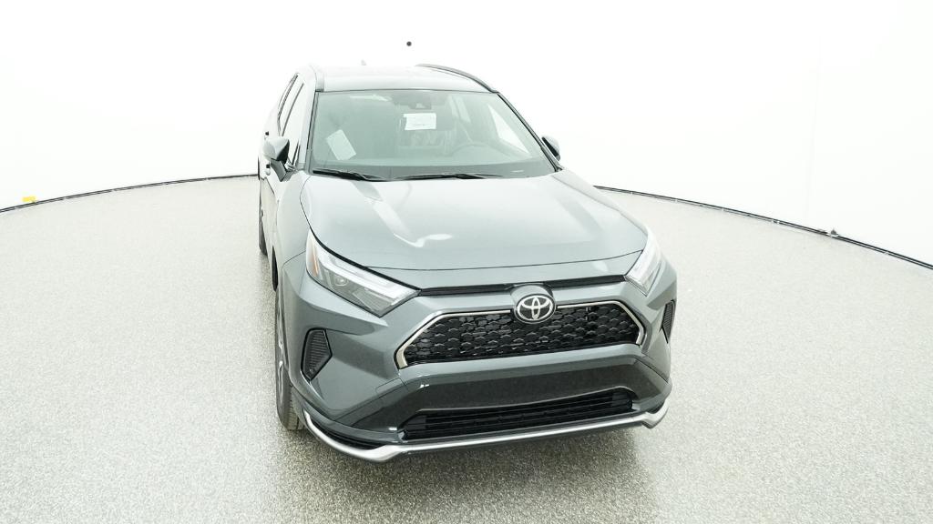 2025 Toyota RAV4 SE Hybrid photo 2