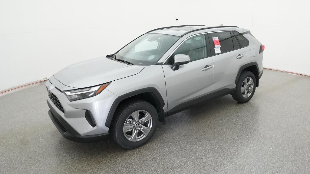 2025 Toyota RAV4 XLE's photo