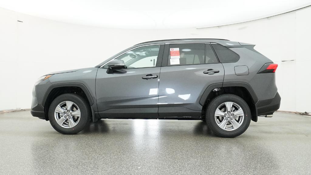 2025 Toyota RAV4 XLE photo 2