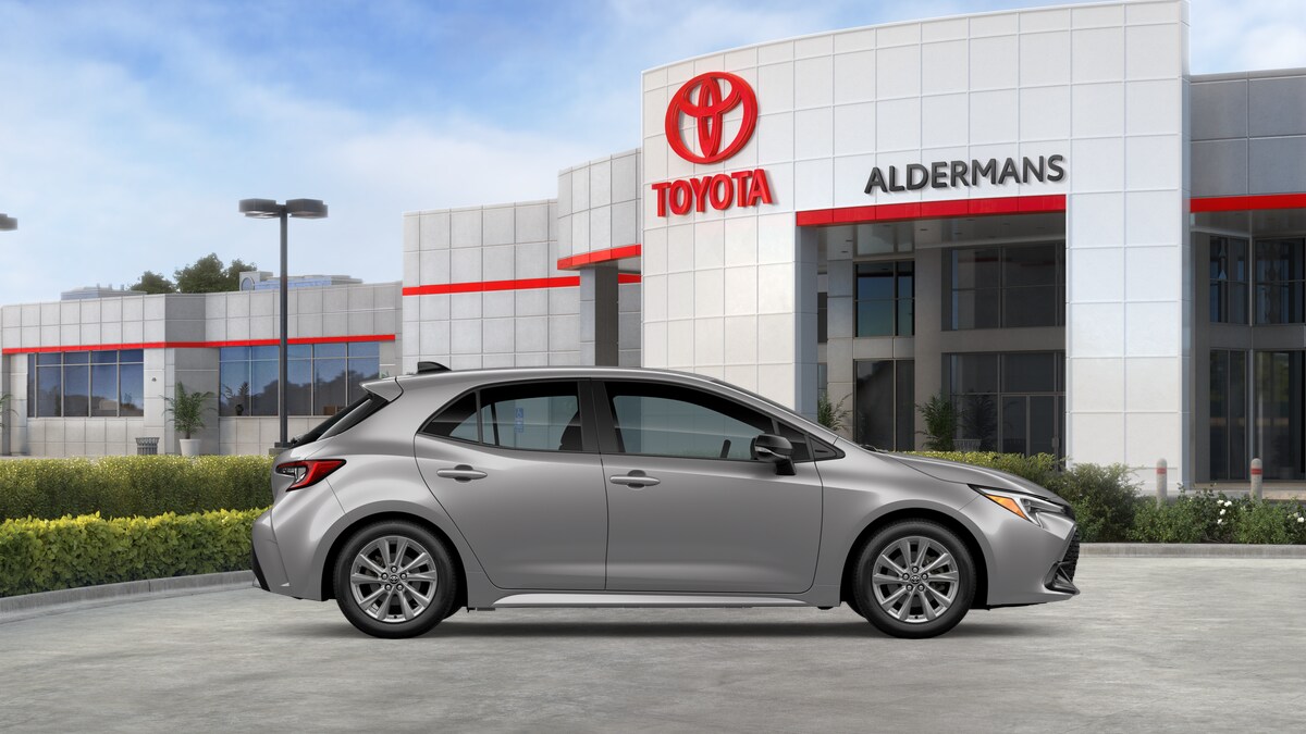 2026 Toyota Corolla Hatchback SE - Photo 12