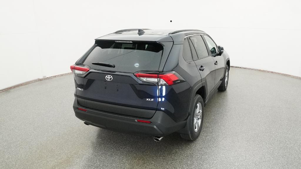 2025 Toyota RAV4 XLE photo 3