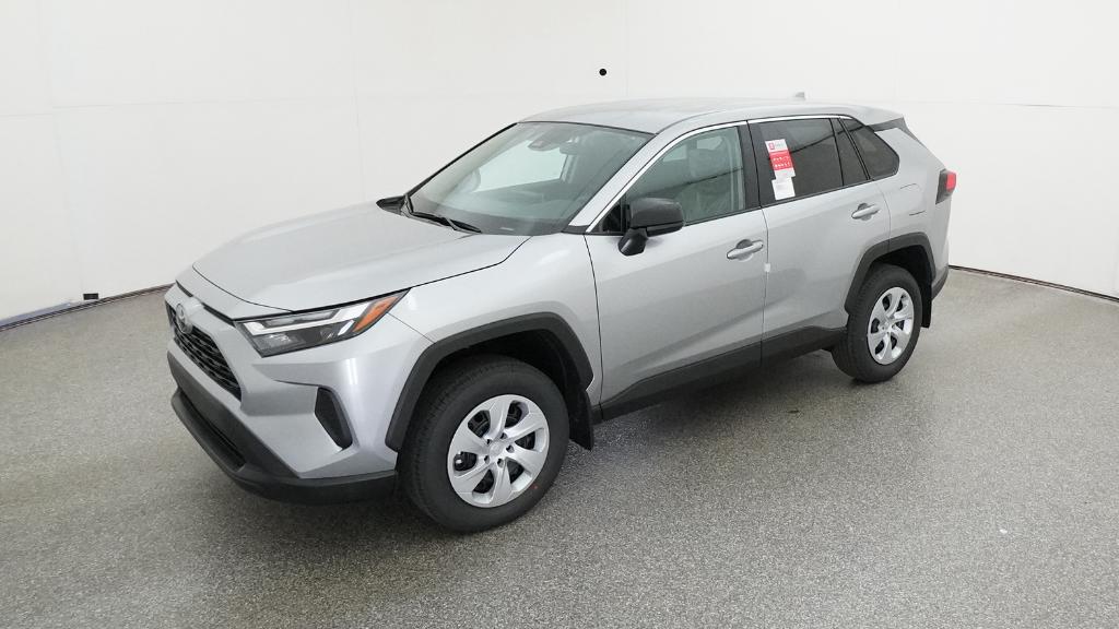 2025 Toyota RAV4 LE's photo