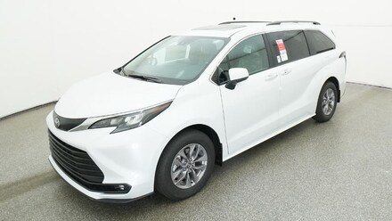 2026 Toyota Sienna XLE 8 Passenger Van Passenger Van