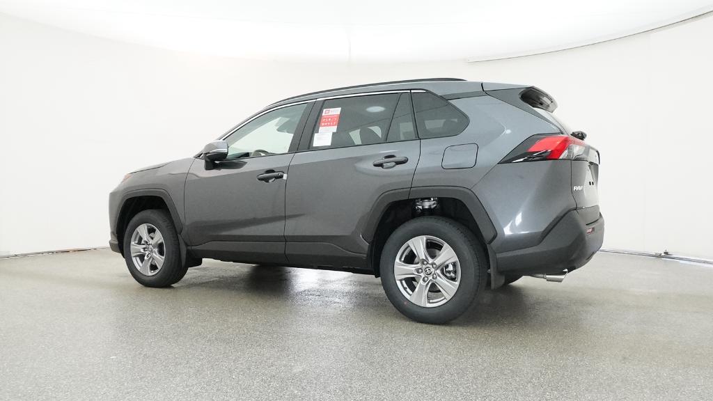 2025 Toyota RAV4 XLE photo 3