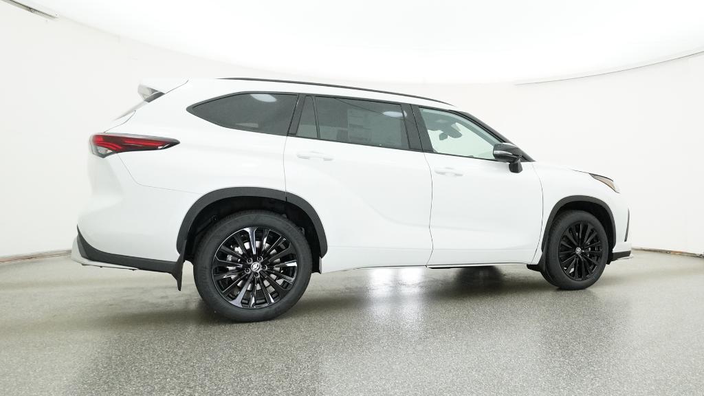 2026 Toyota Highlander XSE photo 2
