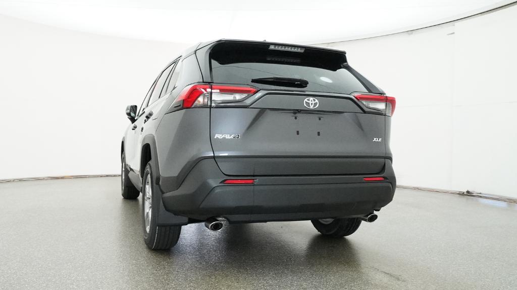 2025 Toyota RAV4 XLE photo 3