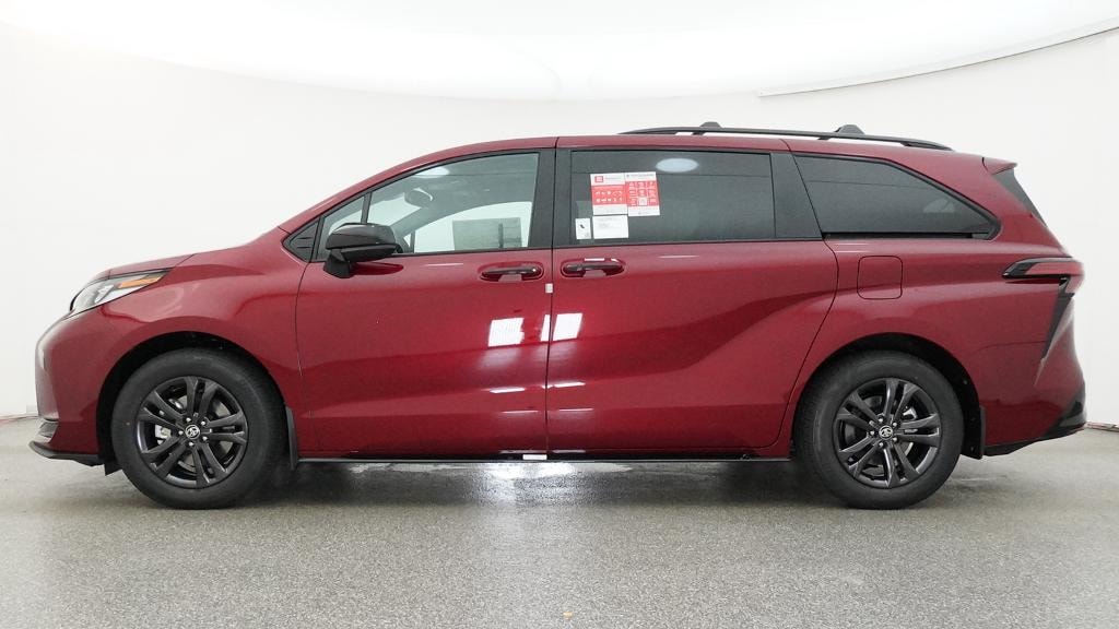 New 2026 Toyota Sienna XSE 7 PASSENGER