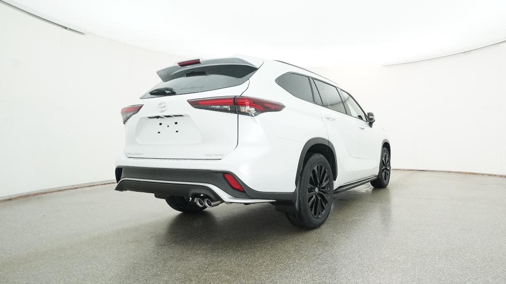 2026 Toyota Highlander XSE photo 2
