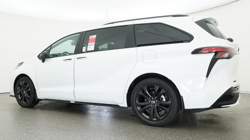 New 2026 Toyota Sienna XSE 7 PASSENGER