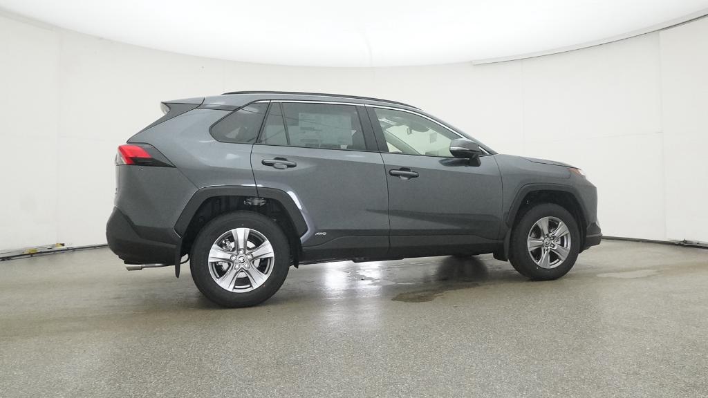 2025 Toyota RAV4 Hybrid LE photo 3