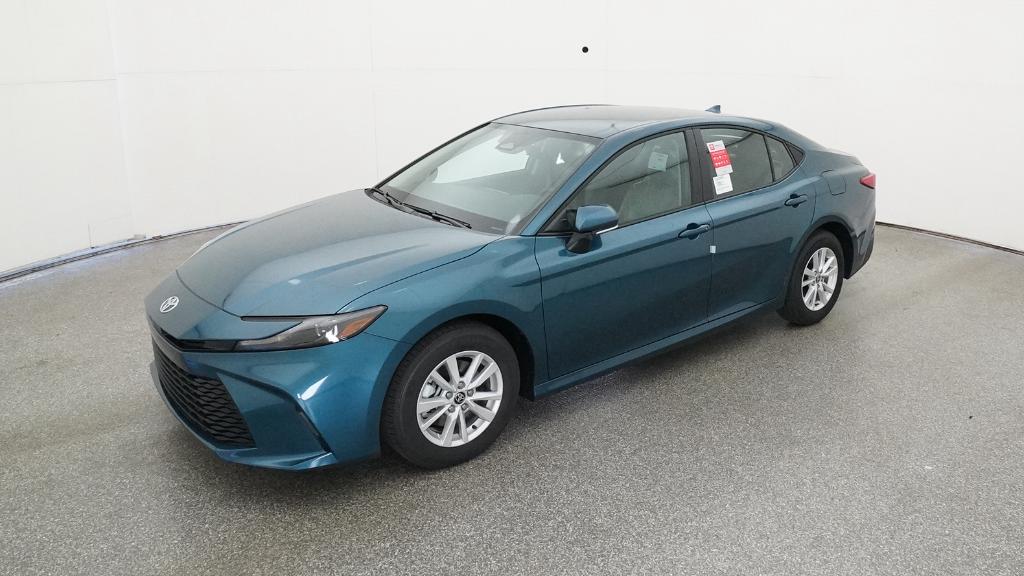 2026 Toyota Camry LE's photo