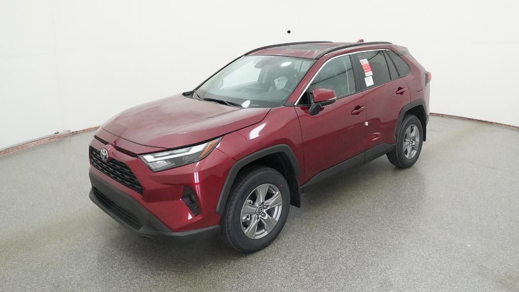 2025 Toyota RAV4 XLE's photo