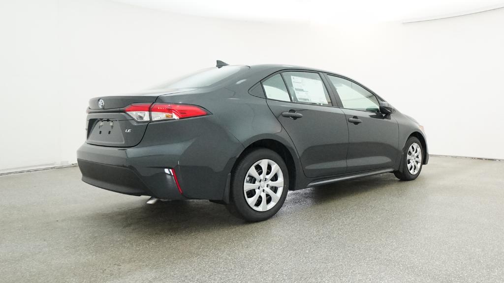 2025 Toyota Corolla LE photo 3