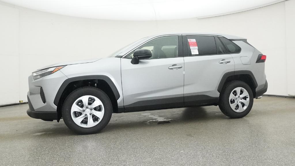2025 Toyota RAV4 LE photo 4