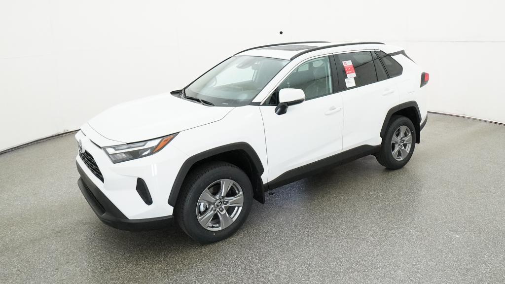 2025 Toyota RAV4 XLE's photo