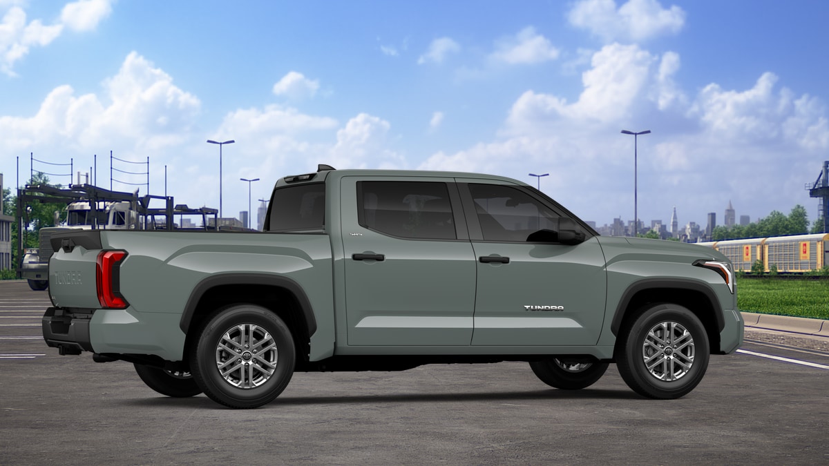 2025 Toyota RAV4 XLE Premium - Photo 12