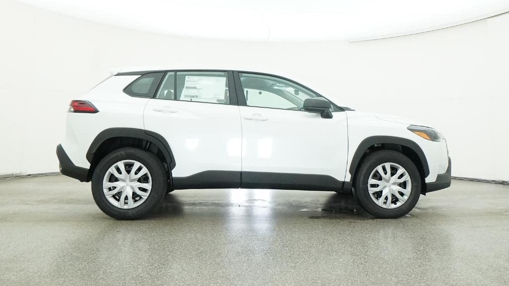 2026 Toyota Corolla Cross L photo 3