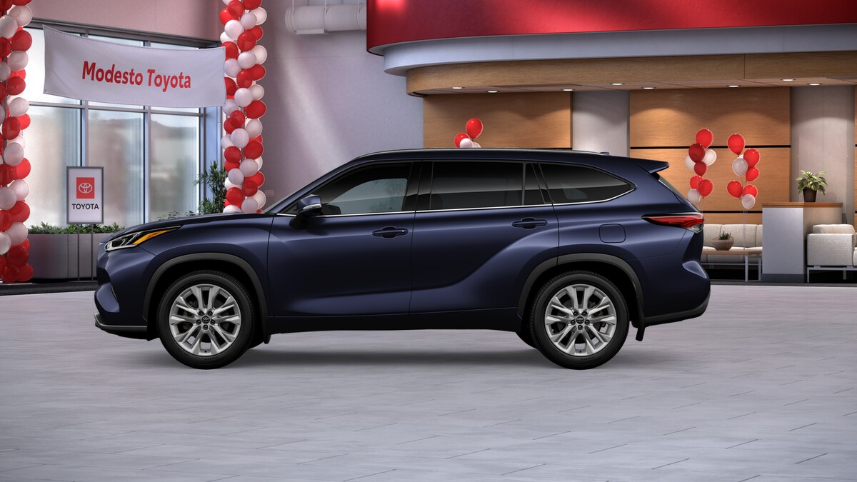 2026 Toyota Highlander Limited photo 2