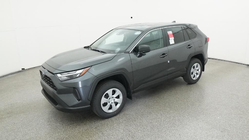 2025 Toyota RAV4 LE's photo