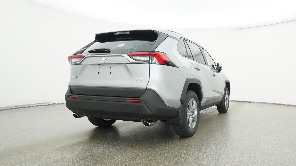 2025 Toyota RAV4 Hybrid XLE photo 4