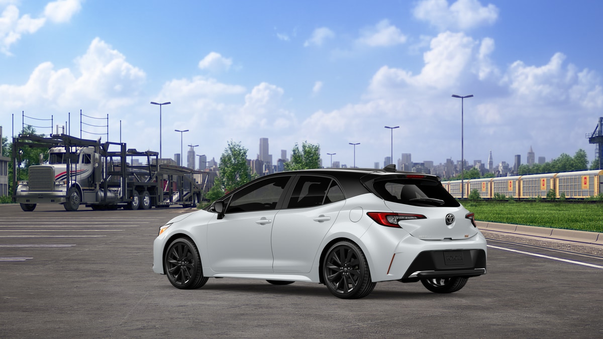 2027 Toyota Corolla Hatchback XSE - Photo 6