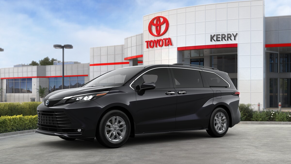 2025 Toyota Sienna XLE photo 2