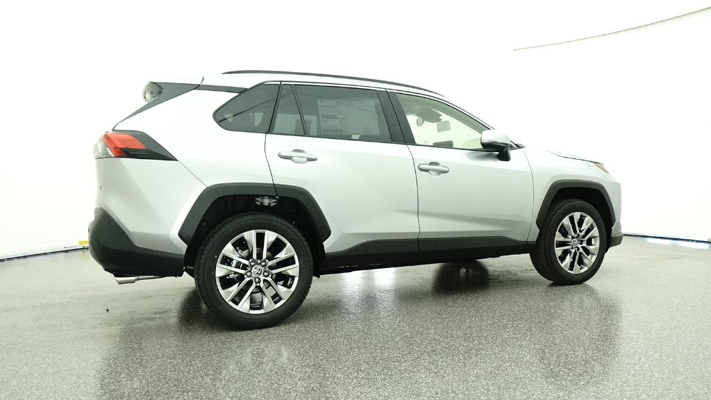 2025 Toyota RAV4 XLE Premium photo 3
