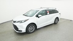 2025 Toyota Sienna XLE 8 PASSENGER