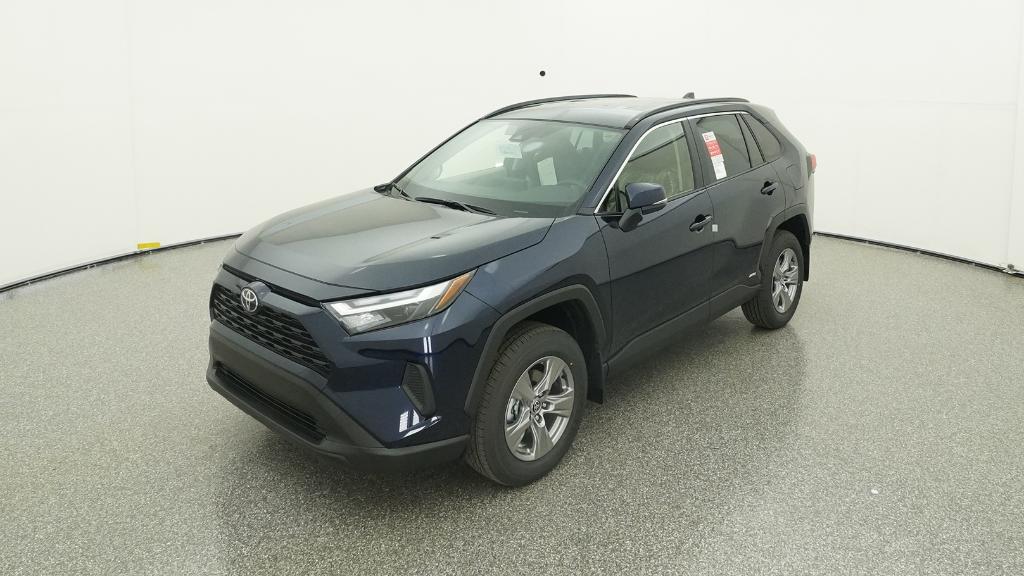 2025 Toyota RAV4 XLE's photo