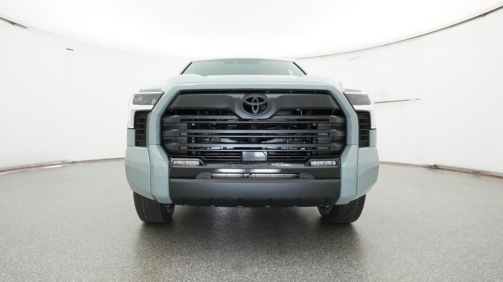 2025 Toyota Tundra Limited - Photo 10