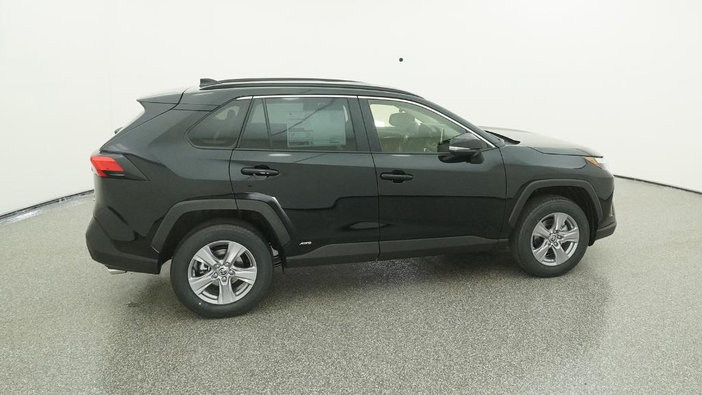 2025 Toyota RAV4 Hybrid XLE photo 4