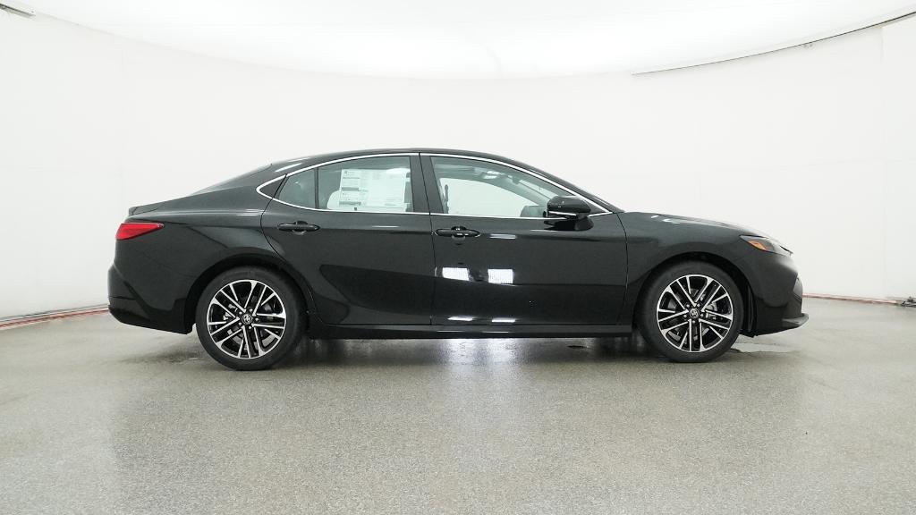 2025 Toyota Camry XLE photo 4