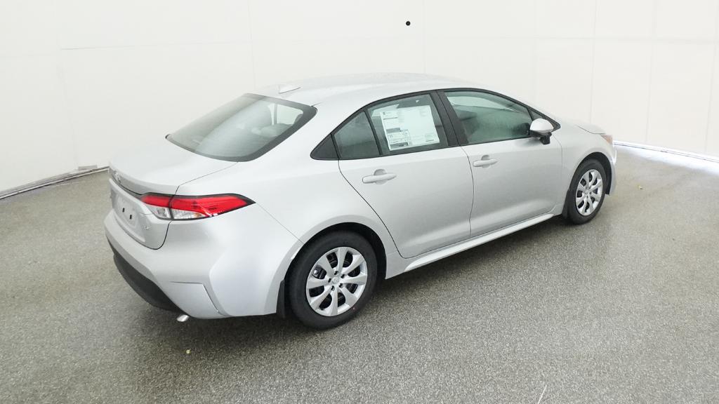 2026 Toyota Corolla LE photo 4