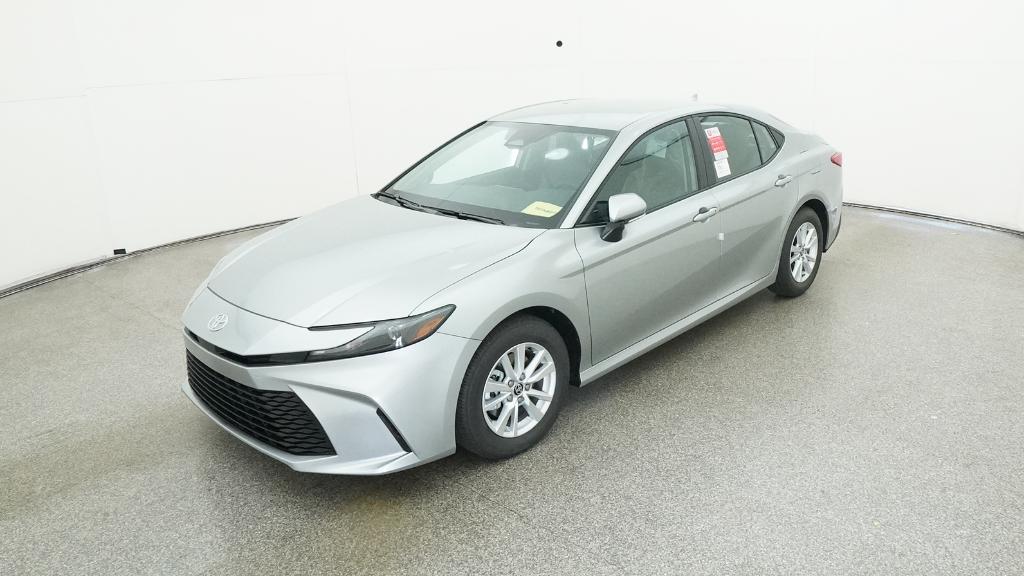 2026 Toyota Camry LE's photo