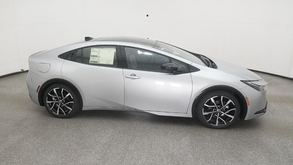 2026 Toyota Prius Plug-in Hybrid XSE Premium photo 2