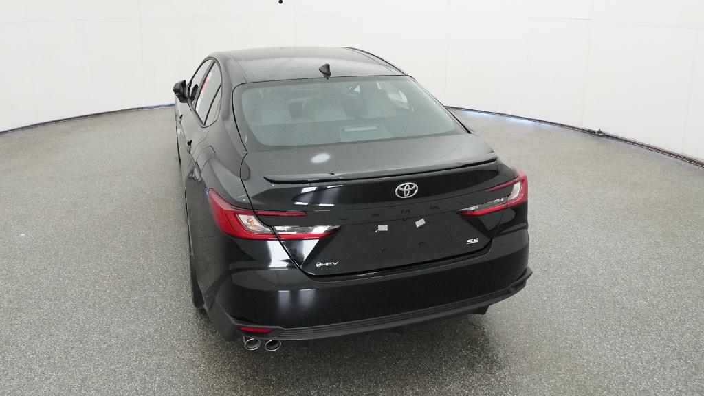 2026 Toyota Camry SE photo 4