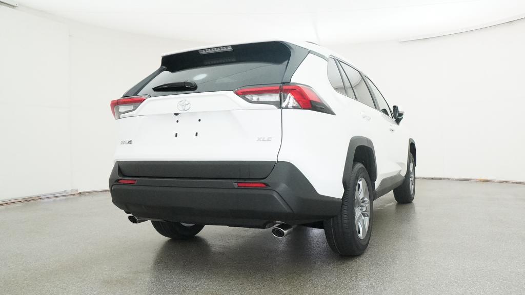 2025 Toyota RAV4 XLE photo 3