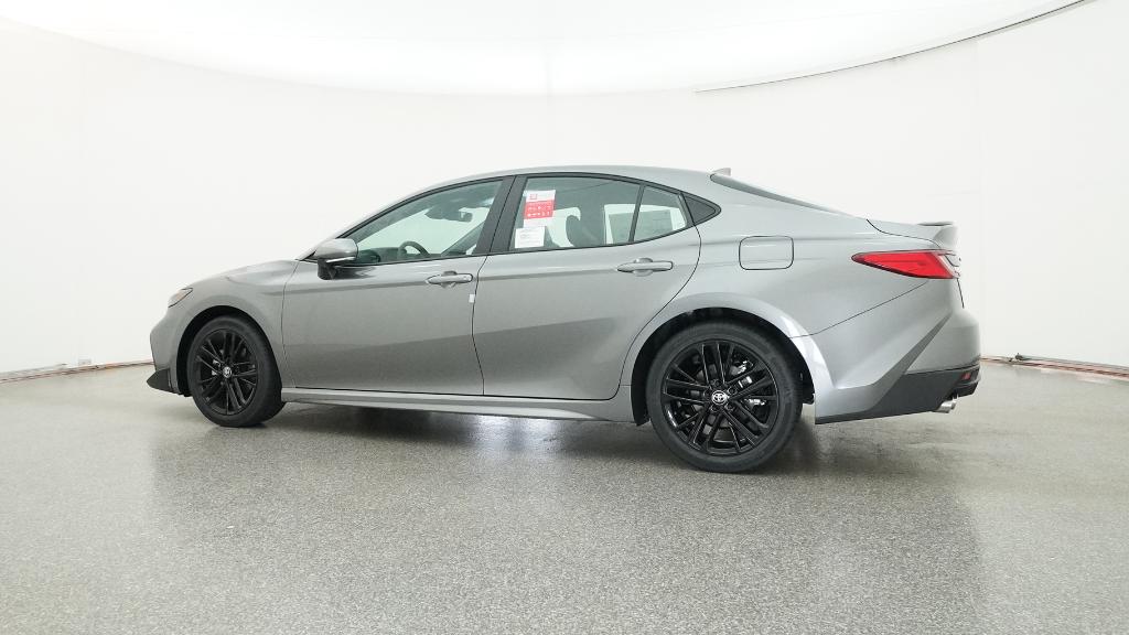 2026 Toyota Camry SE photo 3