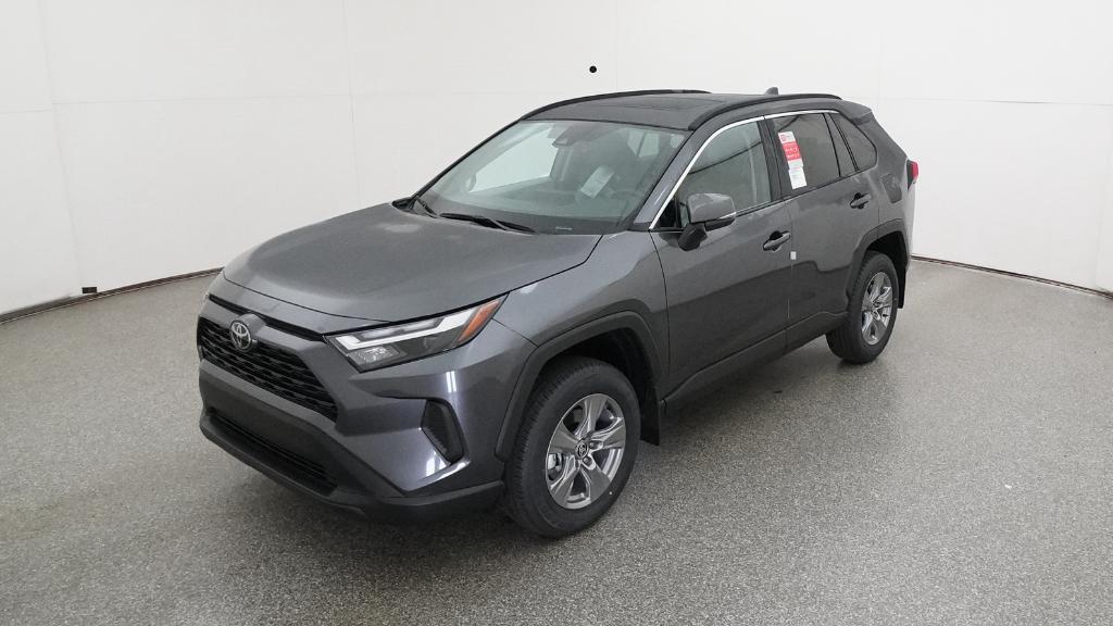2025 Toyota RAV4 XLE's photo